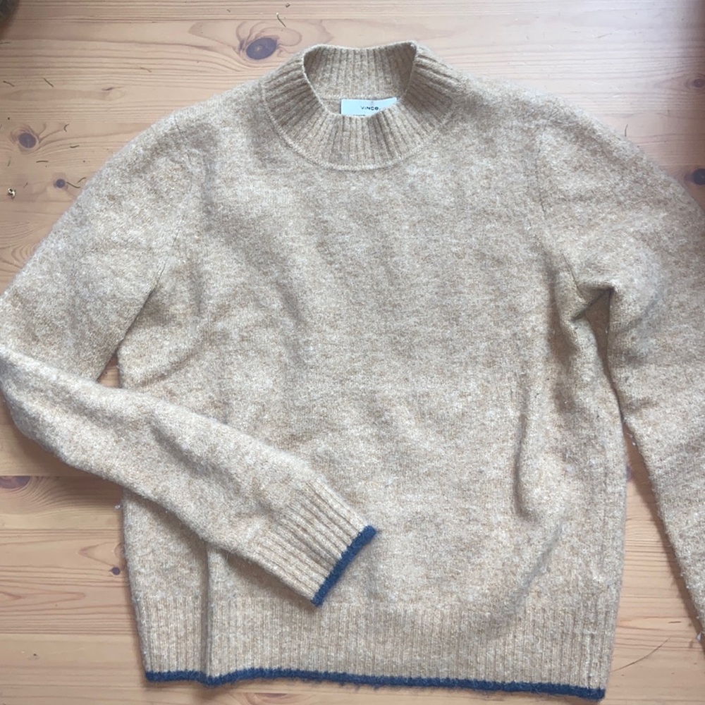 Vince camel wool sweater with navy details